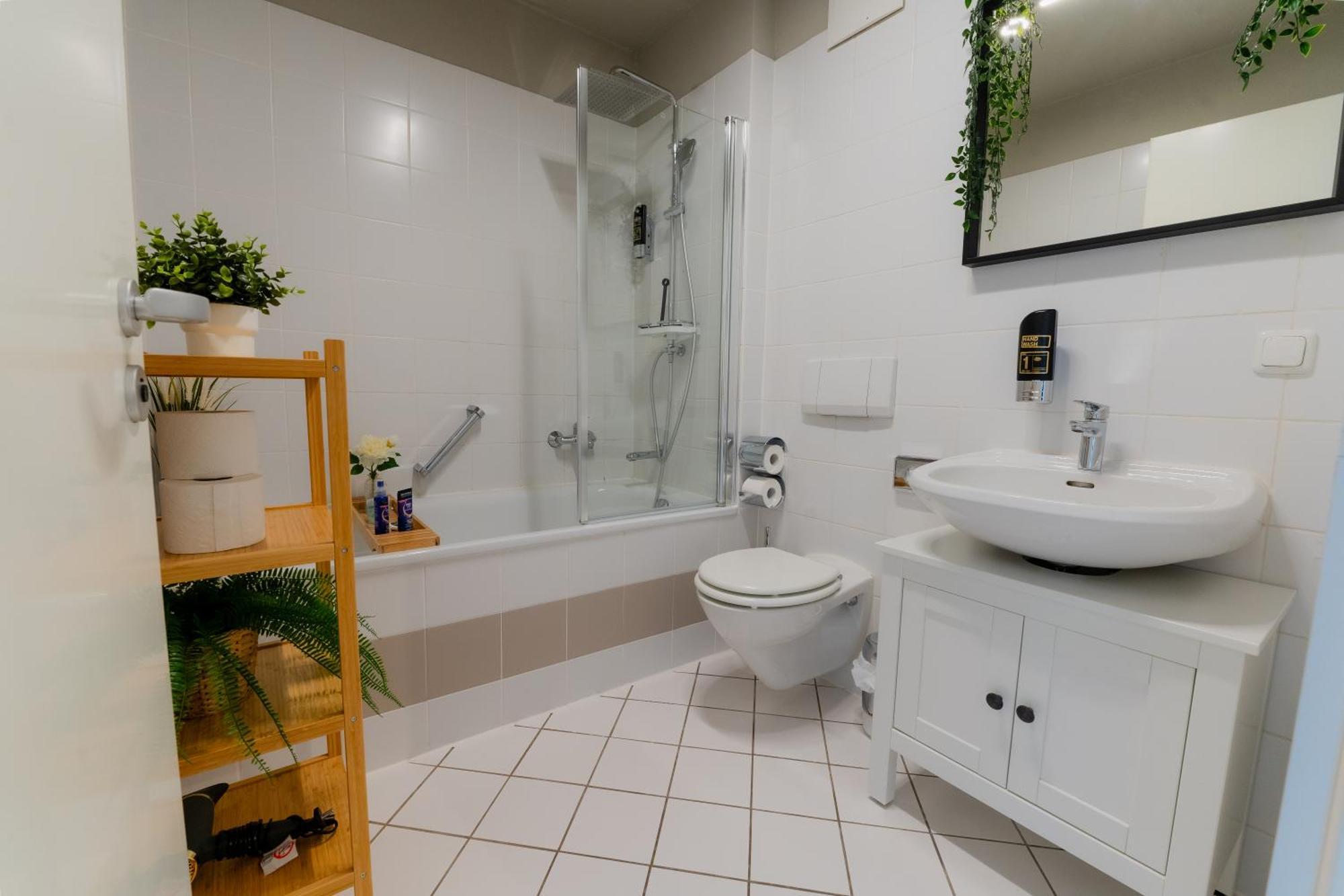Deluxe Apartment I Klimaanlage I Tiefgarage I Balkon I Wlan Magdeburg Bagian luar foto